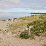 Three-bedroom In Holiday home