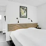 Three-bedroom In Holiday home