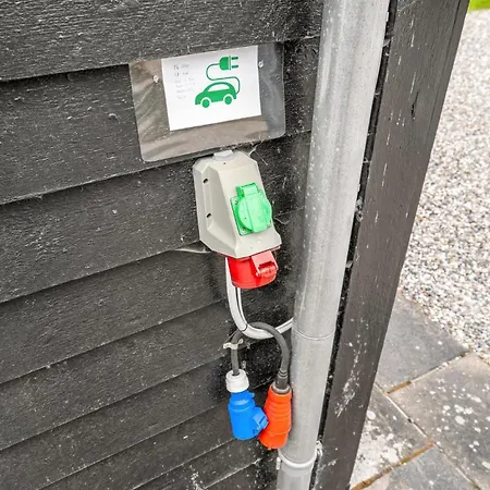 Three-bedroom In Hébergement de vacances Bogense