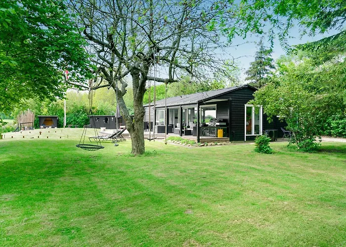 Three-bedroom In Prázdninový dům Bogense